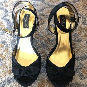 Pin Up Couture Bettie Heels